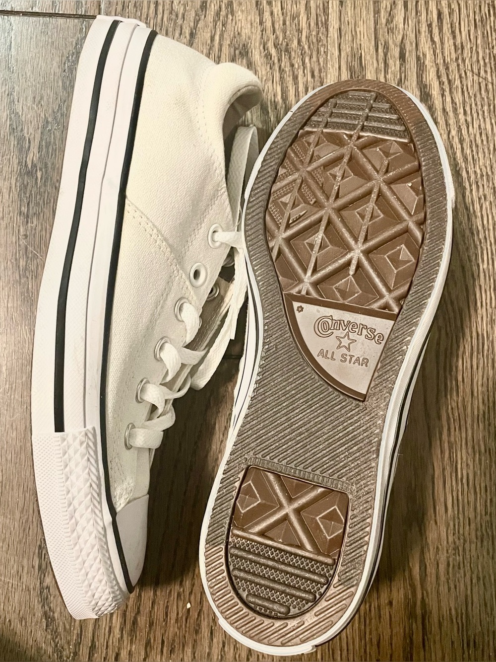 Converse Chuck Taylor Low Top Sneakers - Picture 7 of 10